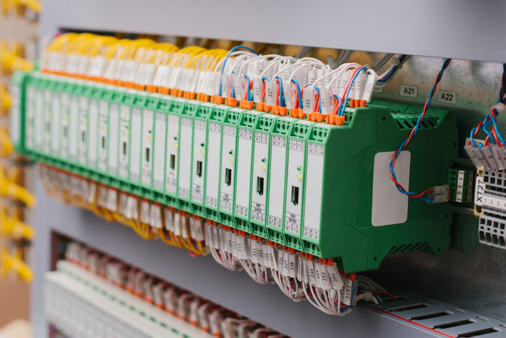 DIN rail-mounted industrial power-supply fundamentals